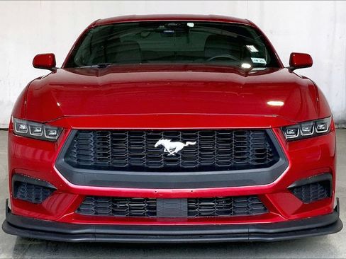 Used 2024 Ford Mustang Coupe RWD image 3