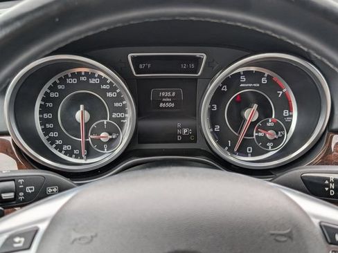 Used 2015 Mercedes-Benz GL 63 AMG 4MATIC image 29