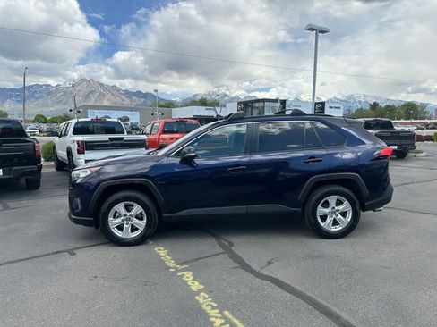 Used 2021 Toyota RAV4 XLE AWD/4WD image 6