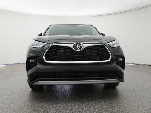 New 2026 Toyota Highlander Platinum image 31