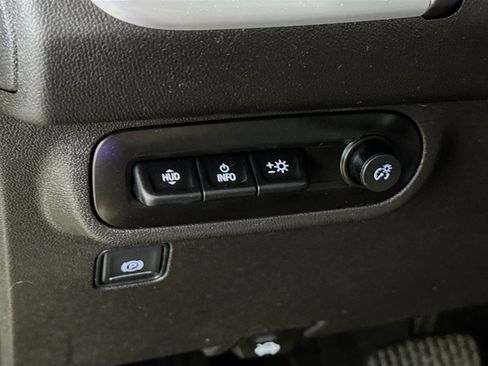 Used 2022 GMC Terrain SLT w/ Infotainment Package II AWD/4WD image 15