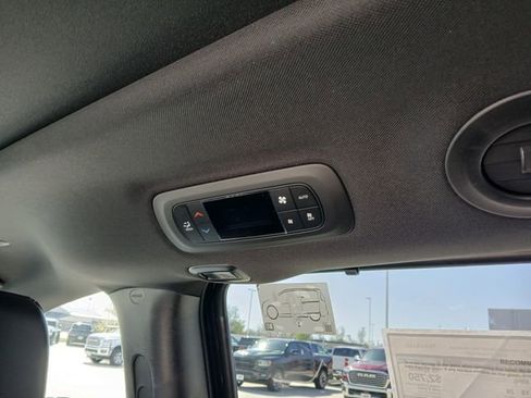 New 2026 Chrysler Pacifica Limited w/ Uconnect Theater Family Group FWD image 21