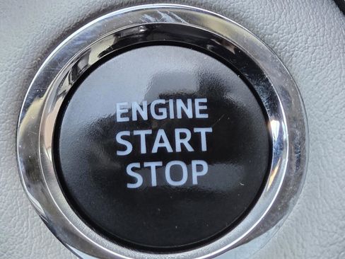 Used 2015 Toyota RAV4 Limited image 20