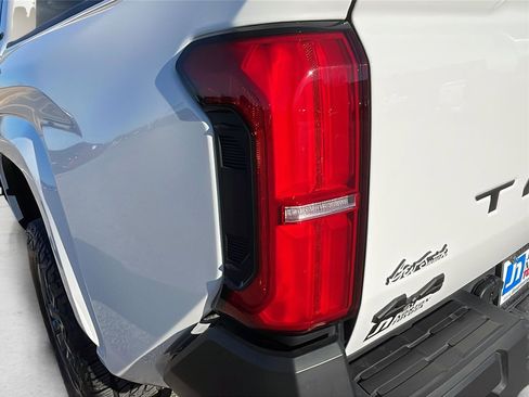 Used 2025 Toyota Tacoma SR image 11