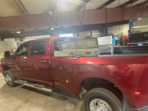 Used 2024 RAM 3500 Tradesman w/ Chrome Appearance Group AWD/4WD image 4