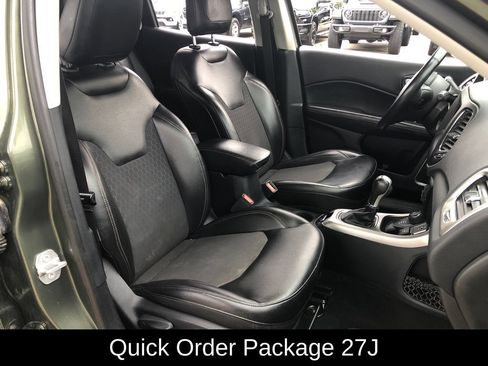 Used 2018 Jeep Compass Latitude w/ Popular Equipment Group AWD/4WD image 4