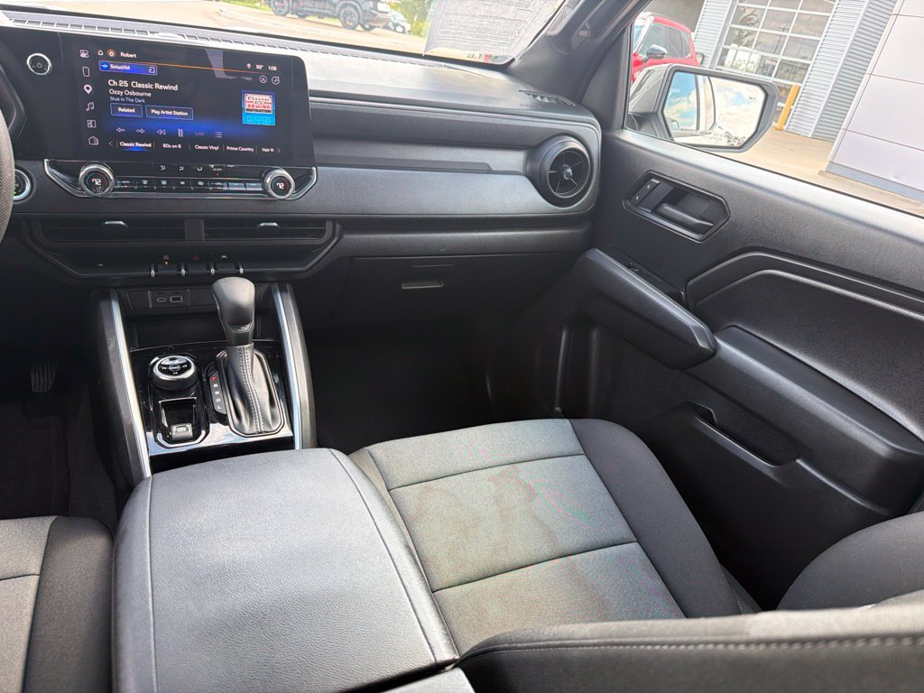 Used 2025 Chevrolet Colorado Trail Boss AWD/4WD image 19