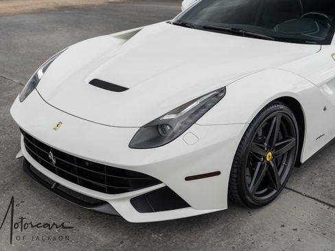 Used 2015 Ferrari F12 Berlinetta image 22