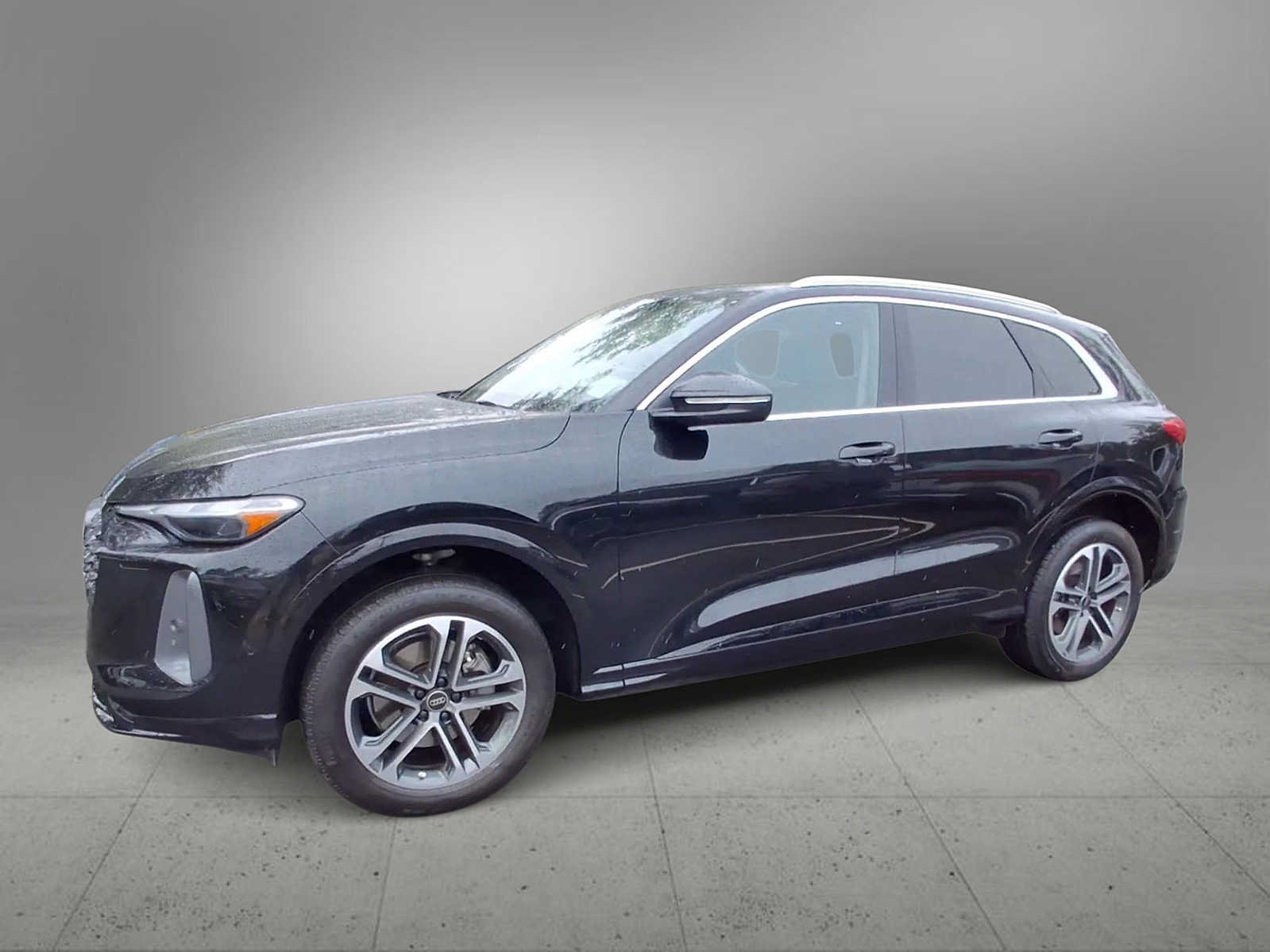Certified 2025 Audi Q5 Premium w/ Convenience Package AWD/4WD image 4