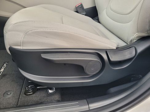 New 2026 Hyundai Tucson SE image 13