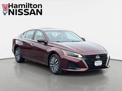 Used 2023 Nissan Altima 2.5 SV w/ SV Premium Package AWD/4WD image 1