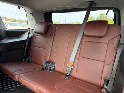Used 2019 Chevrolet Tahoe Premier w/ Premier Plus Edition AWD/4WD image 26