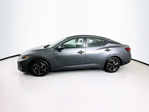 Used 2024 Nissan Sentra SV image 4
