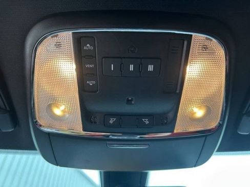 Used 2022 Dodge Charger Scat Pack w/ Dynamics Package image 19