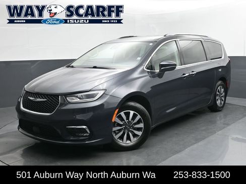 Used 2021 Chrysler Pacifica Touring-L image 1