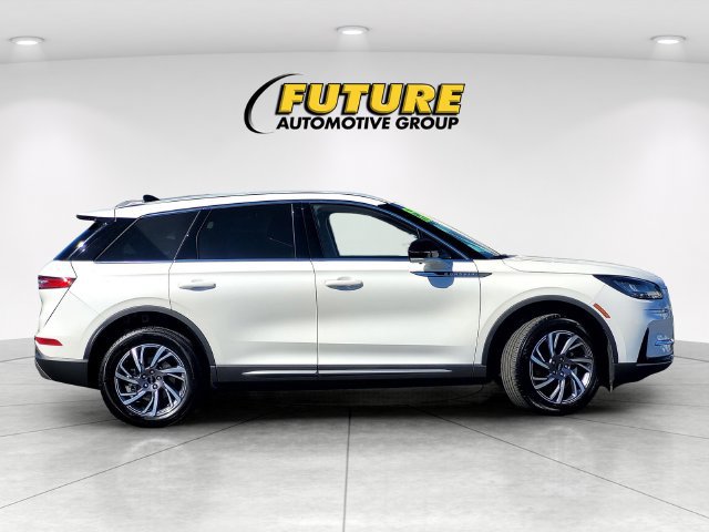 Used 2024 Lincoln Corsair AWD w/ Equipment Group 101A image 3