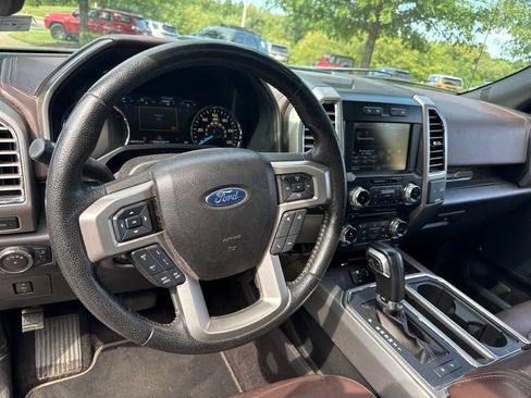 Used 2015 Ford F150 Platinum w/ Equipment Group 701A Luxury AWD/4WD image 9