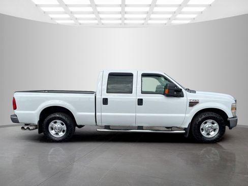 Used 2010 Ford F250 Lariat image 3