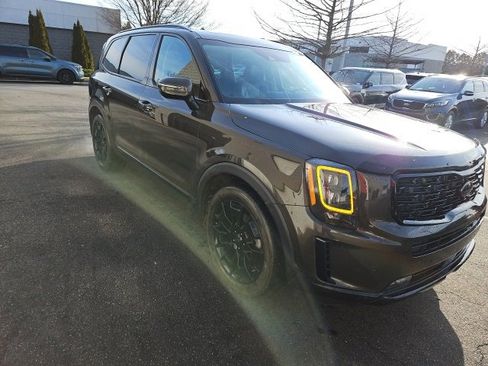 Used 2021 Kia Telluride SX w/ Nightfall Edition Package image 3