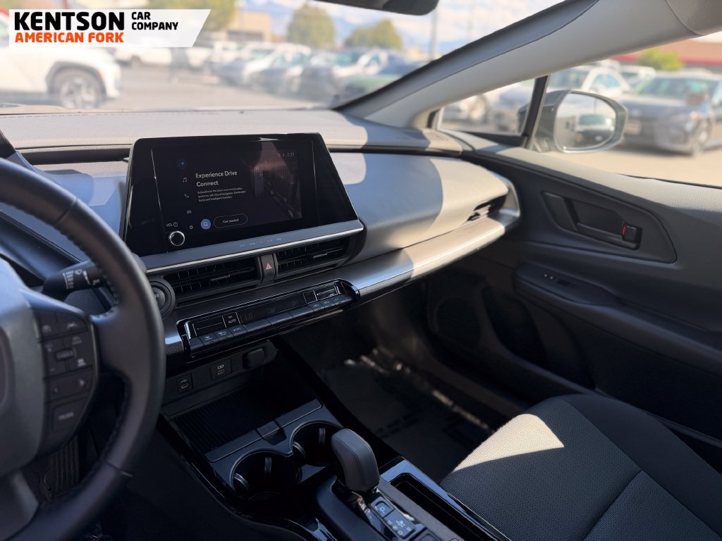 Used 2025 Toyota Prius LE AWD/4WD image 21
