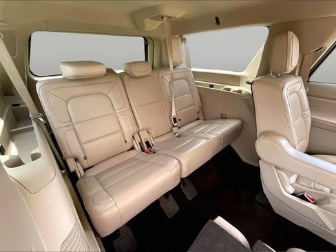 Used 2018 Lincoln Navigator L Reserve w/ Technology Package AWD/4WD image 35