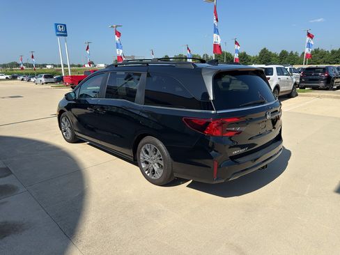 Used 2025 Honda Odyssey Touring image 7