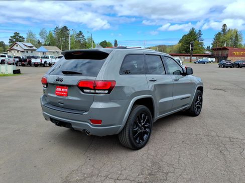 Used 2021 Jeep Grand Cherokee Altitude AWD/4WD image 6