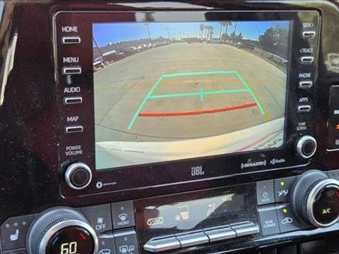 Used 2022 Toyota Highlander XSE image 12