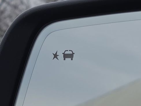 Used 2023 GMC Acadia Denali w/ Denali Ultimate Package image 13