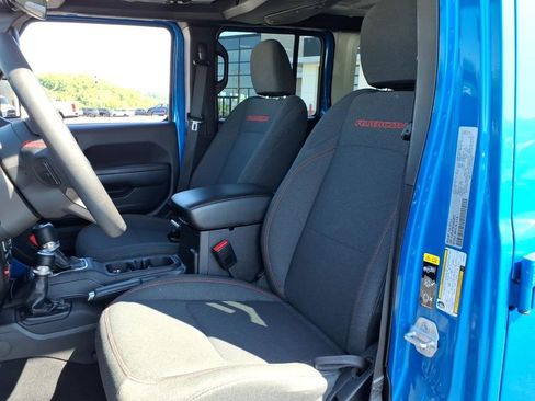 Used 2025 Jeep Wrangler Unlimited Rubicon AWD/4WD image 14