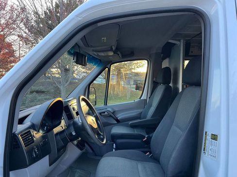 Used 2012 Mercedes-Benz Sprinter 2500 image 10