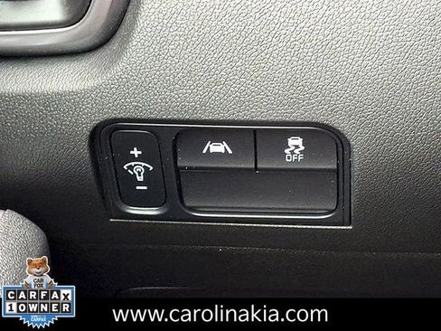 Used 2021 Kia Sorento S image 22