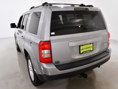 Used 2017 Jeep Patriot Latitude FWD image 14
