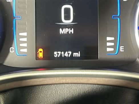 Used 2022 Chrysler Voyager LX FWD image 18
