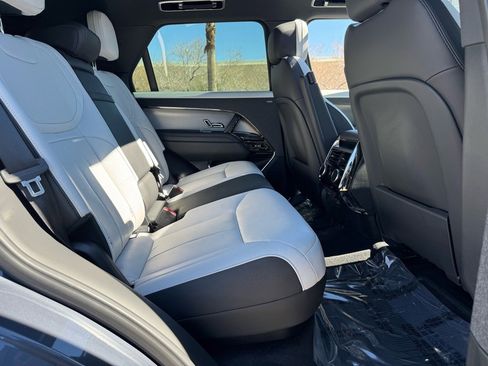 Used 2025 Land Rover Range Rover Sport Dynamic SE image 23