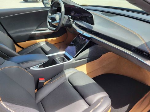 Used 2025 Lucid Air Touring AWD/4WD image 11