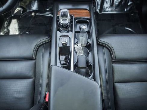 Certified 2023 Volvo XC60 B5 Ultimate w/ Climate Package AWD/4WD image 25