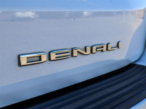 Used 2022 GMC Yukon Denali image 13