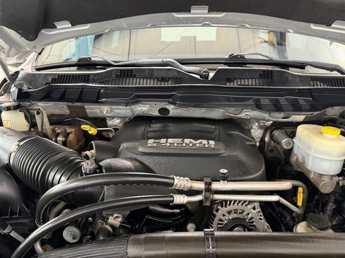 Used 2018 RAM 2500 Tradesman w/ Chrome Appearance Group AWD/4WD image 8