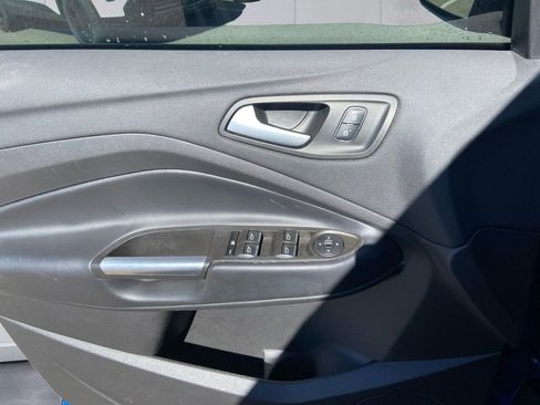 Used 2019 Ford Escape SE image 11