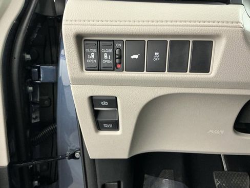 Used 2026 Honda Odyssey EX-L image 14