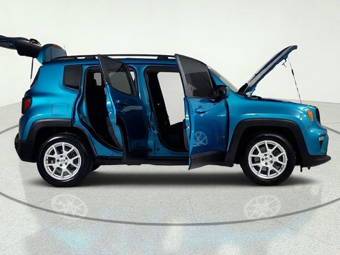 Used 2021 Jeep Renegade Latitude w/ Sun & Sound Group FWD image 15