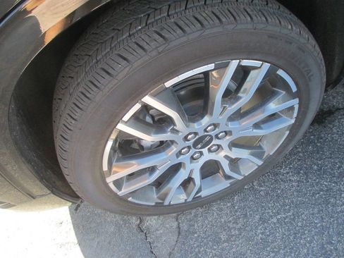 Used 2026 GMC Acadia Denali Ultimate FWD image 13
