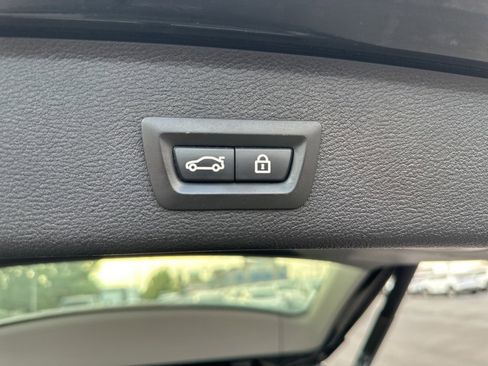 Used 2017 BMW X3 xDrive28i image 9