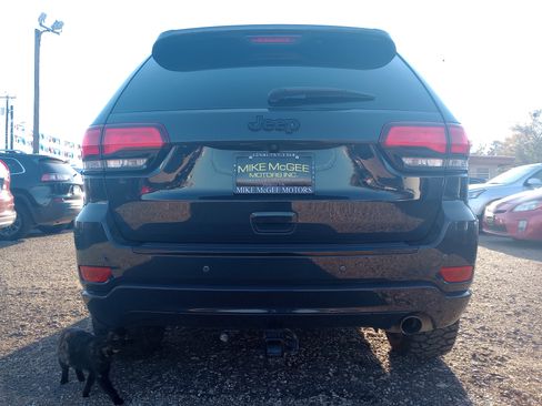 Used 2018 Jeep Grand Cherokee Altitude image 7