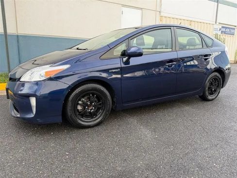 Used 2015 Toyota Prius Persona Series FWD image 4