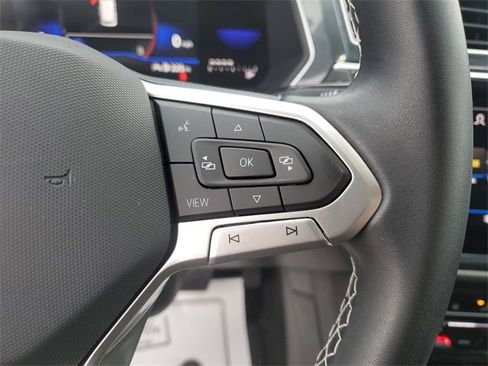 Used 2023 Volkswagen Tiguan SE image 11