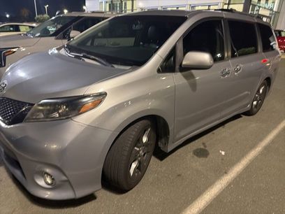 Used 2015 Toyota Sienna SE