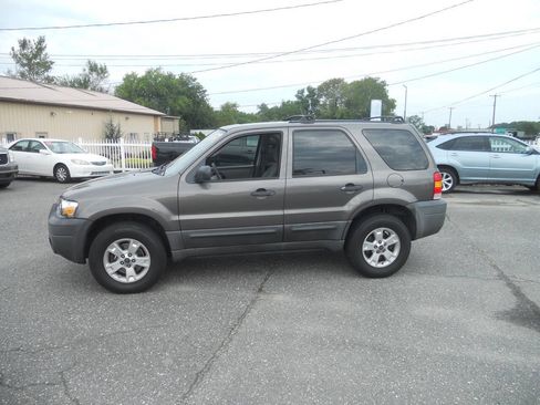 Used 2006 Ford Escape XLT AWD/4WD image 1
