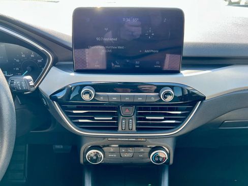 Used 2021 Ford Escape SE w/ SE Sport Appearance Package image 22